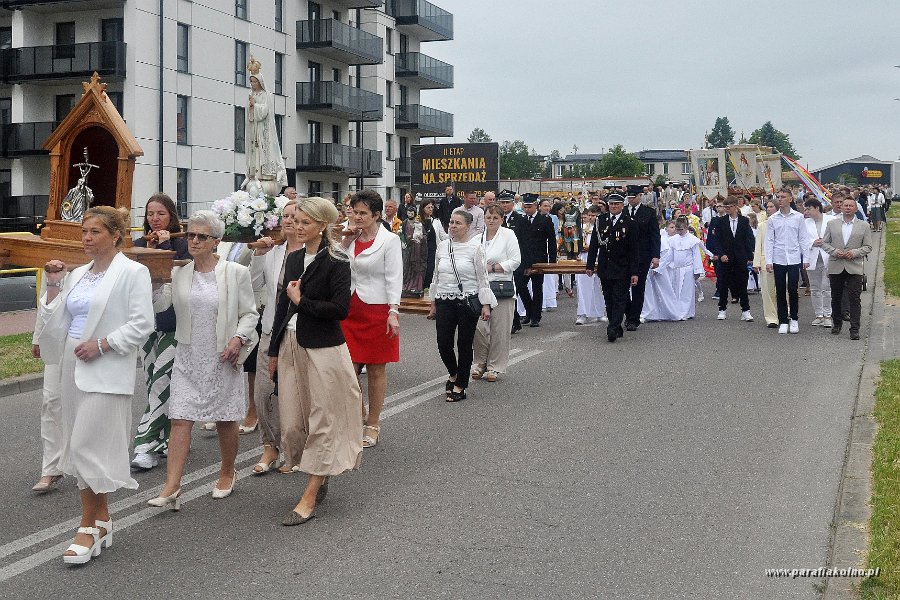 093 Procesja eucharystyczna.jpg